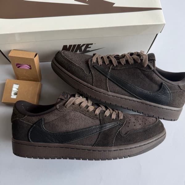 Jordan 1 Low Travis Scott Velvet